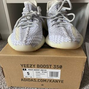 Yeezy boost 350 v2 static